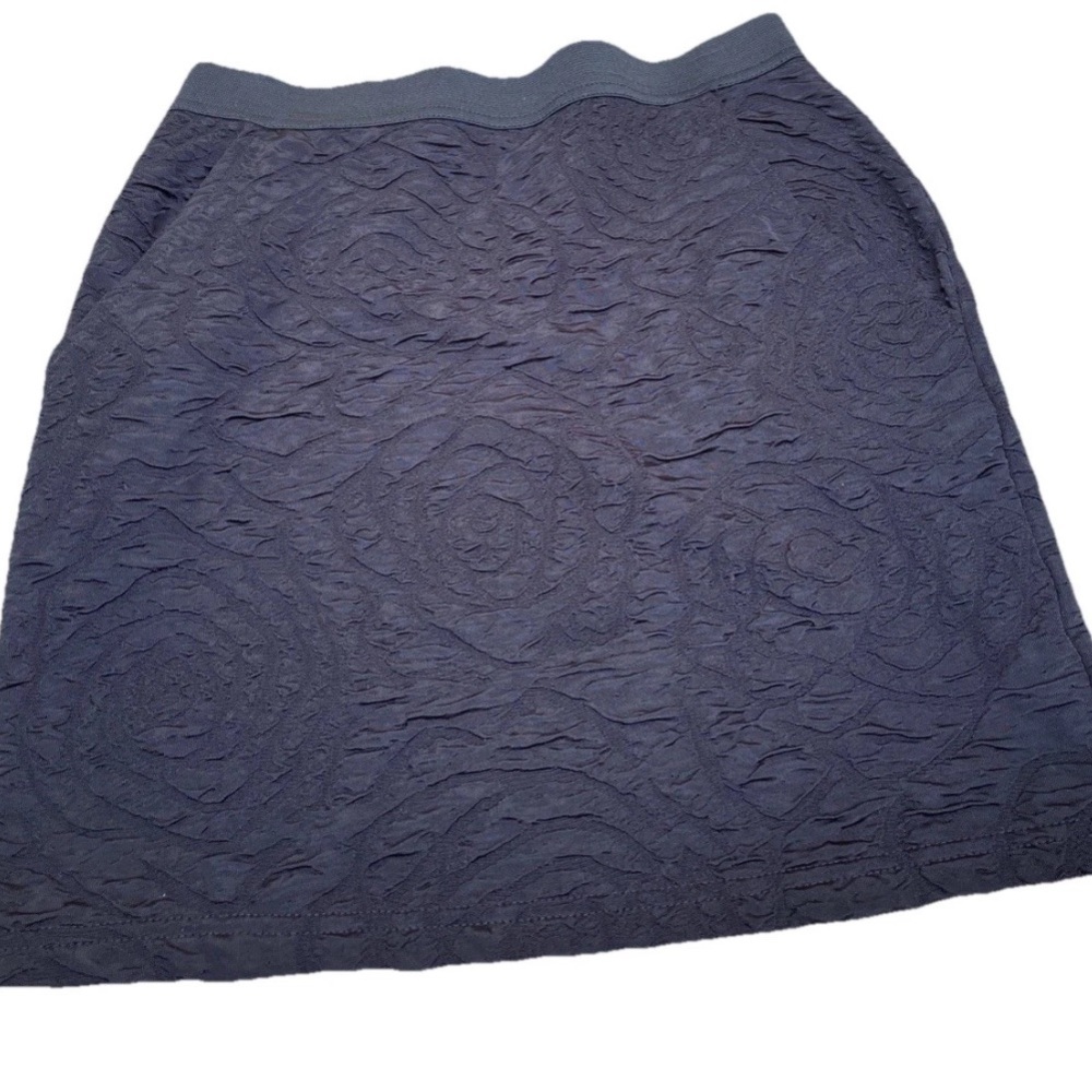 Elegant Textured Black Mini Skirt Pull On